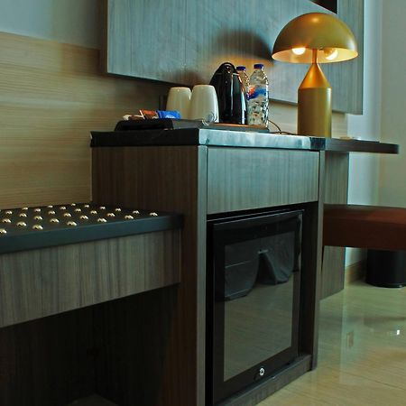 Arthama Hotels Makassar Extérieur photo