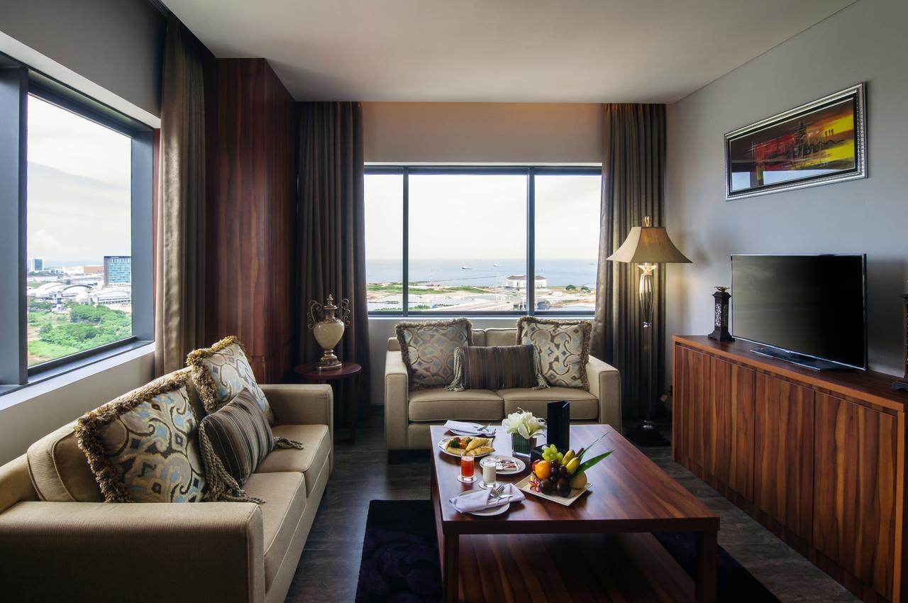 Arthama Hotels Makassar Extérieur photo