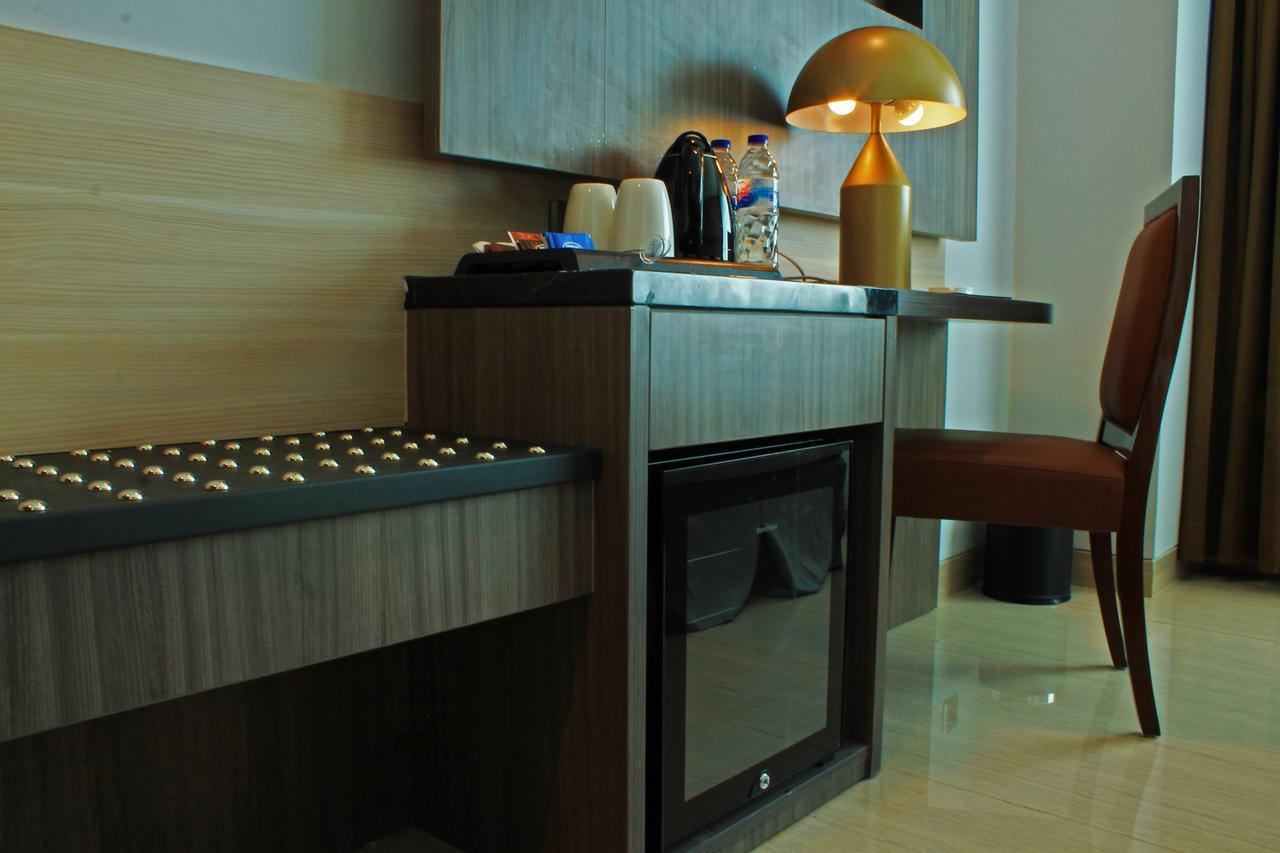 Arthama Hotels Makassar Extérieur photo
